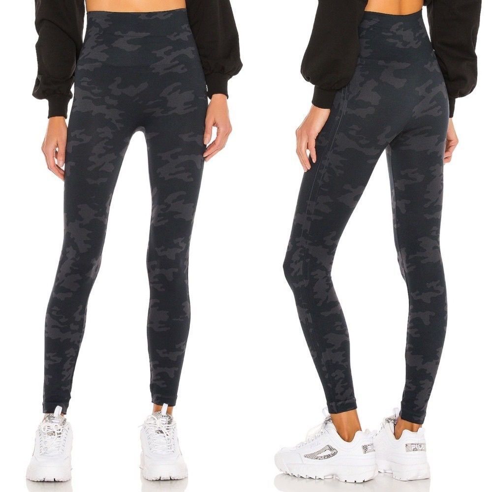 SPANX Look At Me Now Camo Seamless Leggings Size 1X